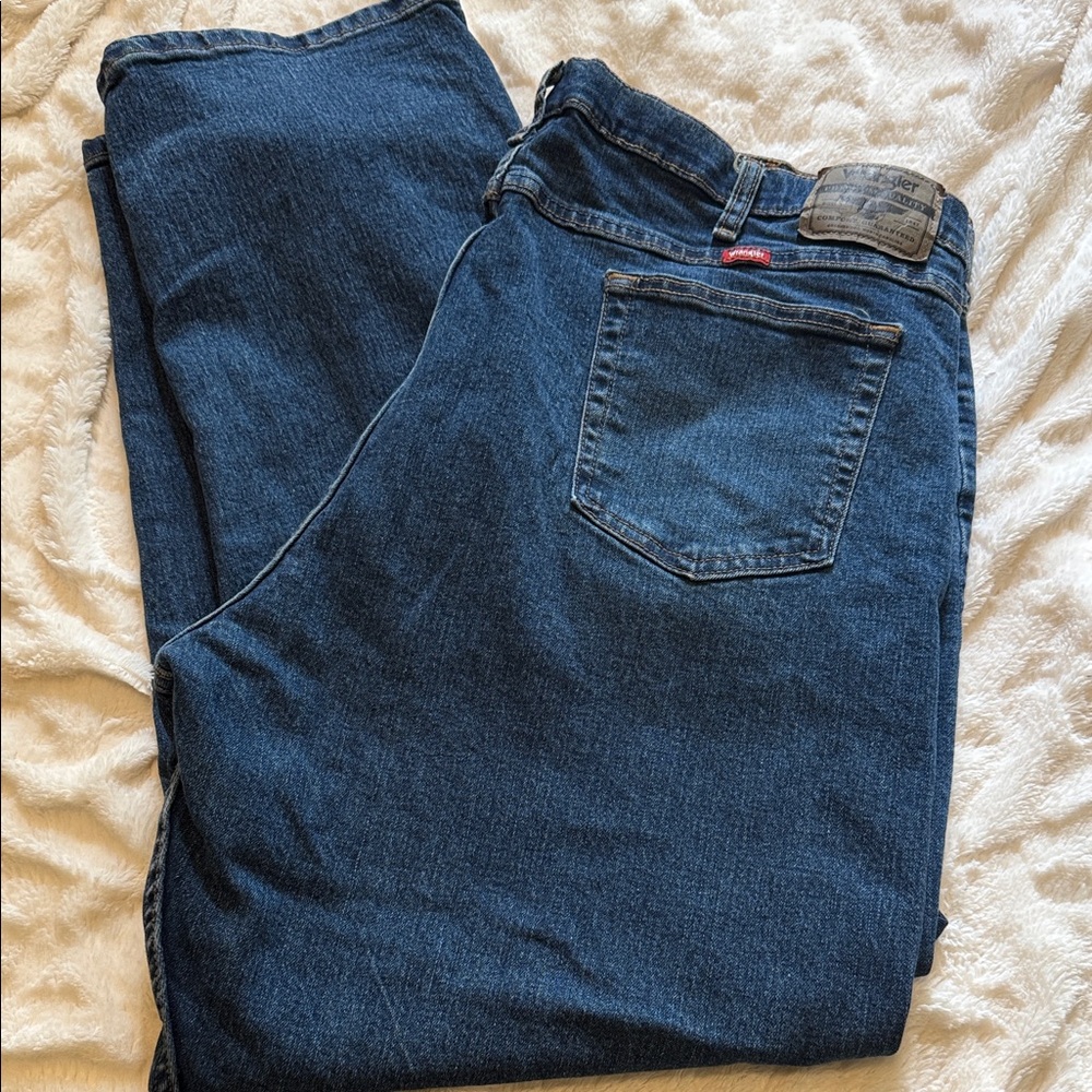 Wrangler Men's Relaxed Fit Dark Blue Jeans